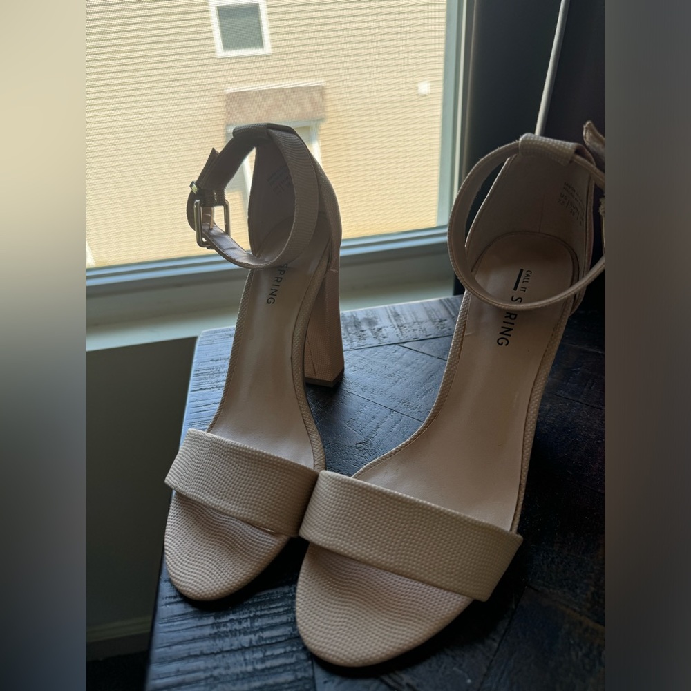 Call it Spring sandals 👡 - Picture 6 of 9